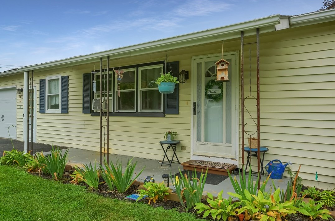 330 S Duffy Rd, Butler, PA 16001