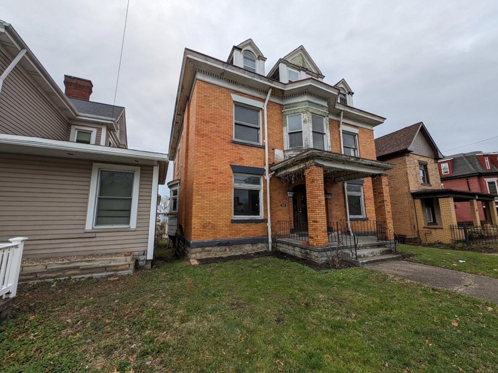 506 S Pittsburgh St, South Connellsville, PA 15425