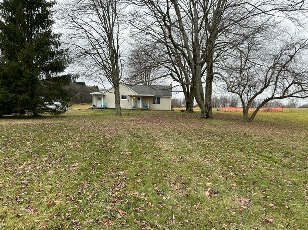 3083 Oneida Valley Rd, Hilliards, PA 16040-1522