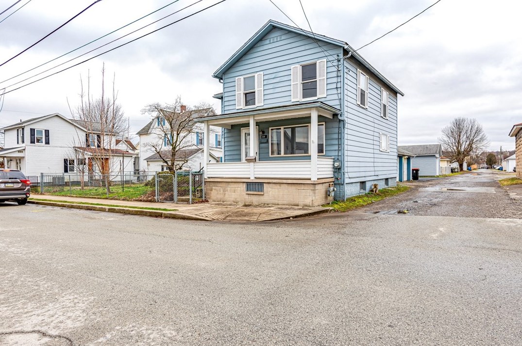 209 Unity St, Latrobe, PA 15650-1741