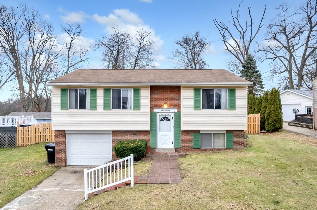 114 Warrencliff Dr, Monaca, PA 15061