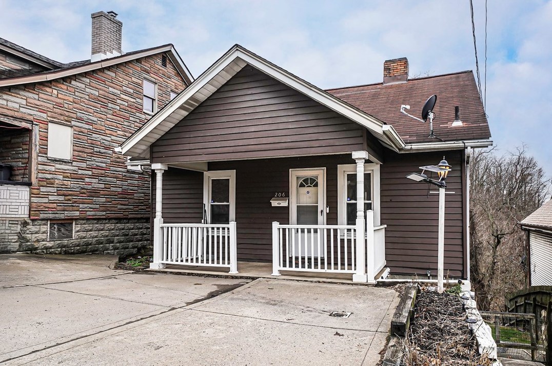 206 Weavertown Rd, Canonsburg, PA 15317