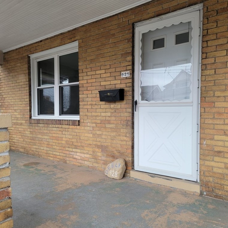 928 Deely St, Pittsburgh, PA 15217