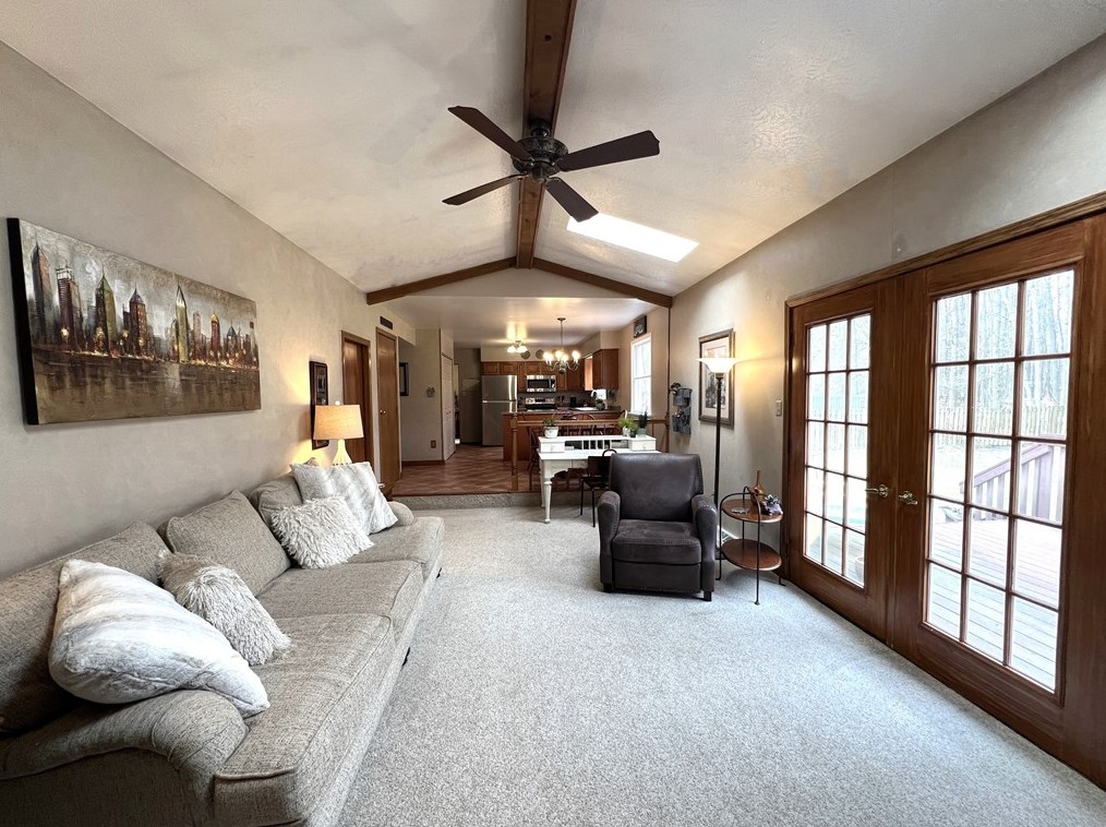 3238 Greentree Cir, New Castle, PA 16105-1145