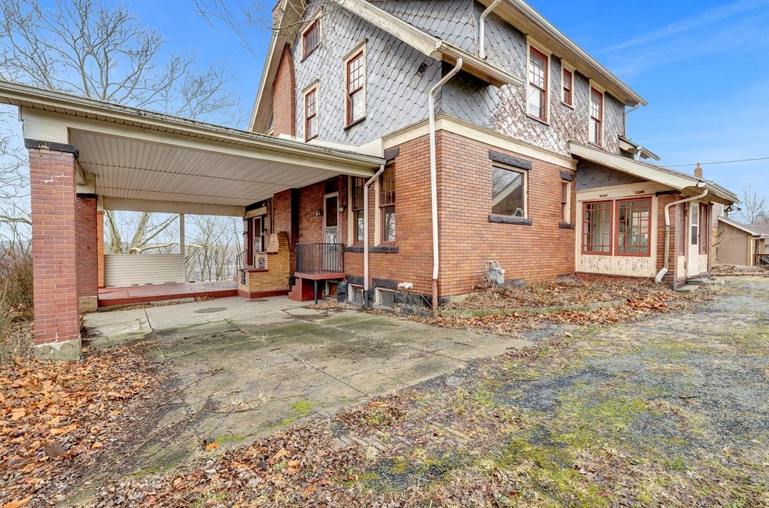 631 Riverview Rd, Freedom, PA 15042-1429
