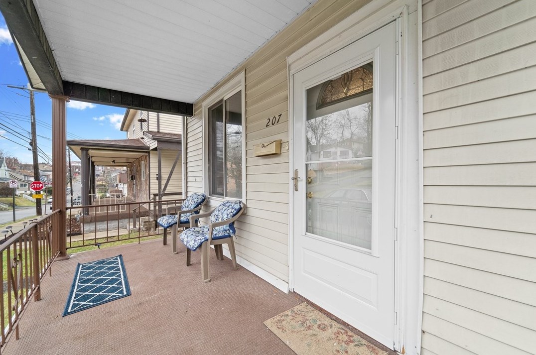 207 E Eugene St, Whitaker, PA 15120