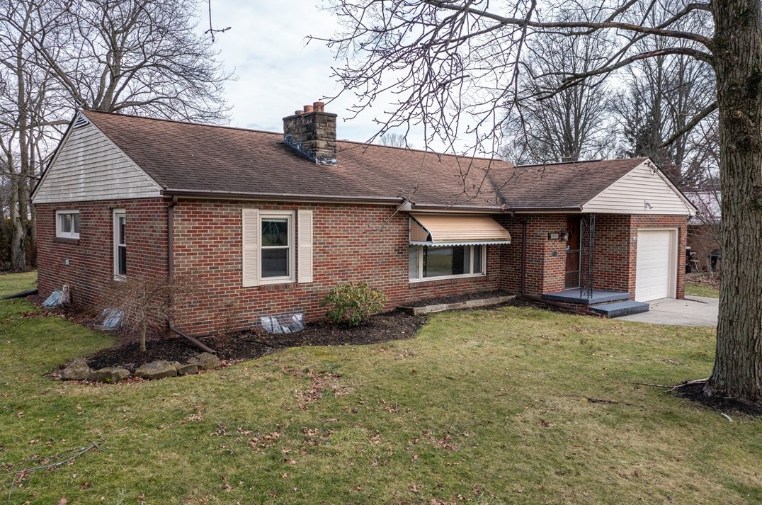 386 Boyd Dr, Hermitage, PA 16146-0038