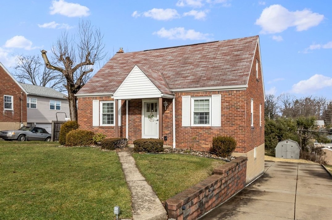 116 Ida Dr, Glenshaw, PA 15116-1402