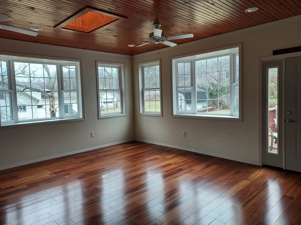 405 Painter St, Youngwood PA  15697-1041 exterior