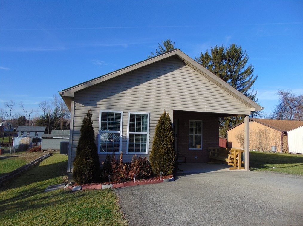 1820 W Penn Ave, Connellsville, PA 15425