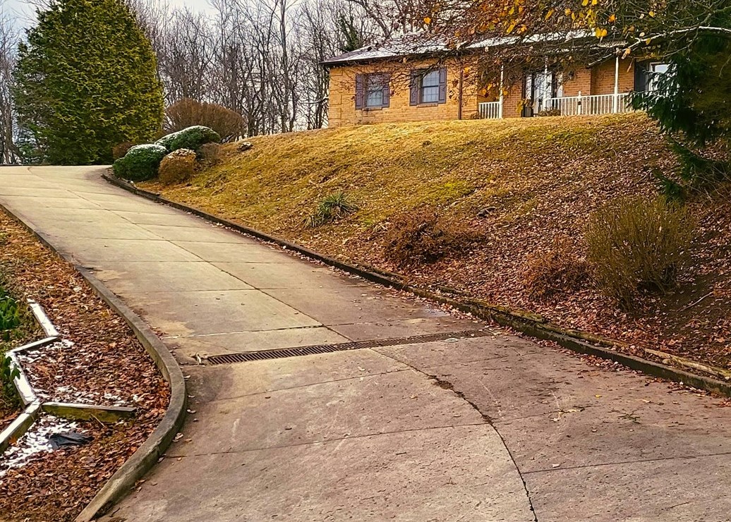 3216 Ridgeway Rd, Greensburg, PA 15601-3819