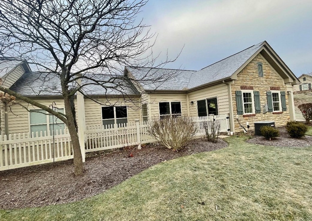 516 Fair Meadow Dr, Washington, PA 15301-6192