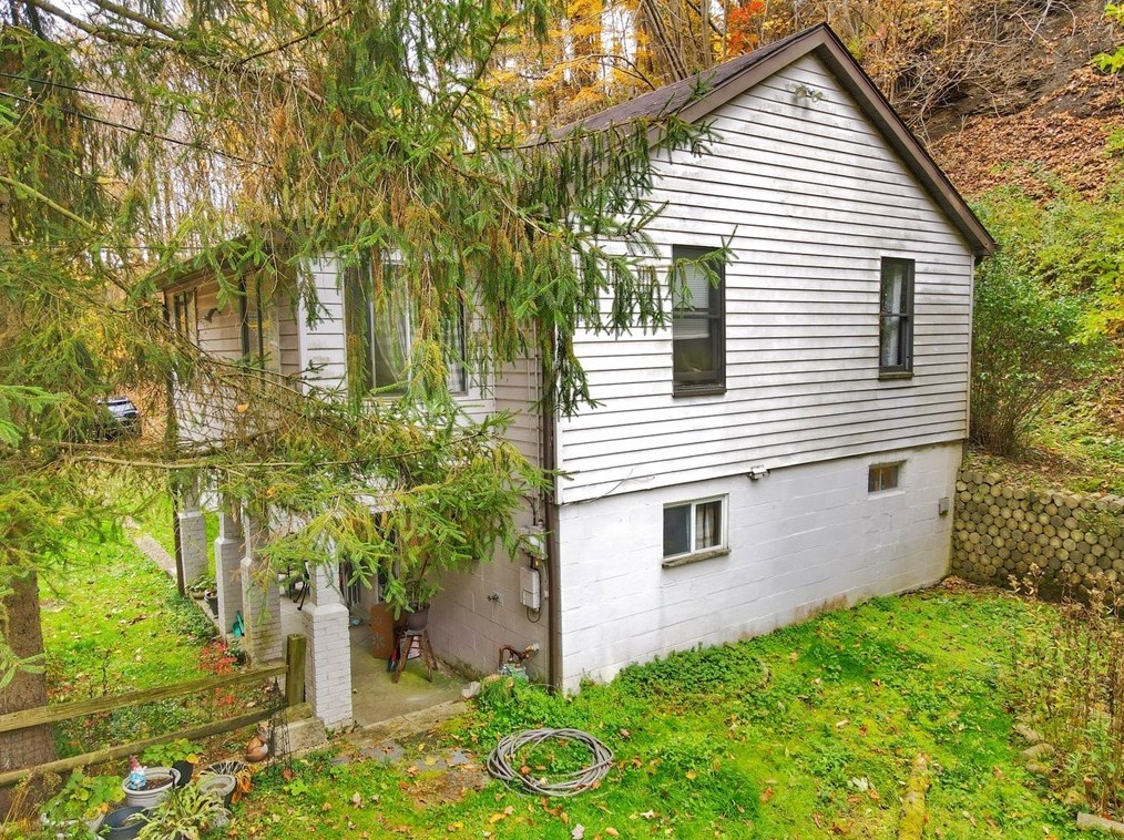 311 Coal Valley Rd, Jefferson Hills, PA 15025