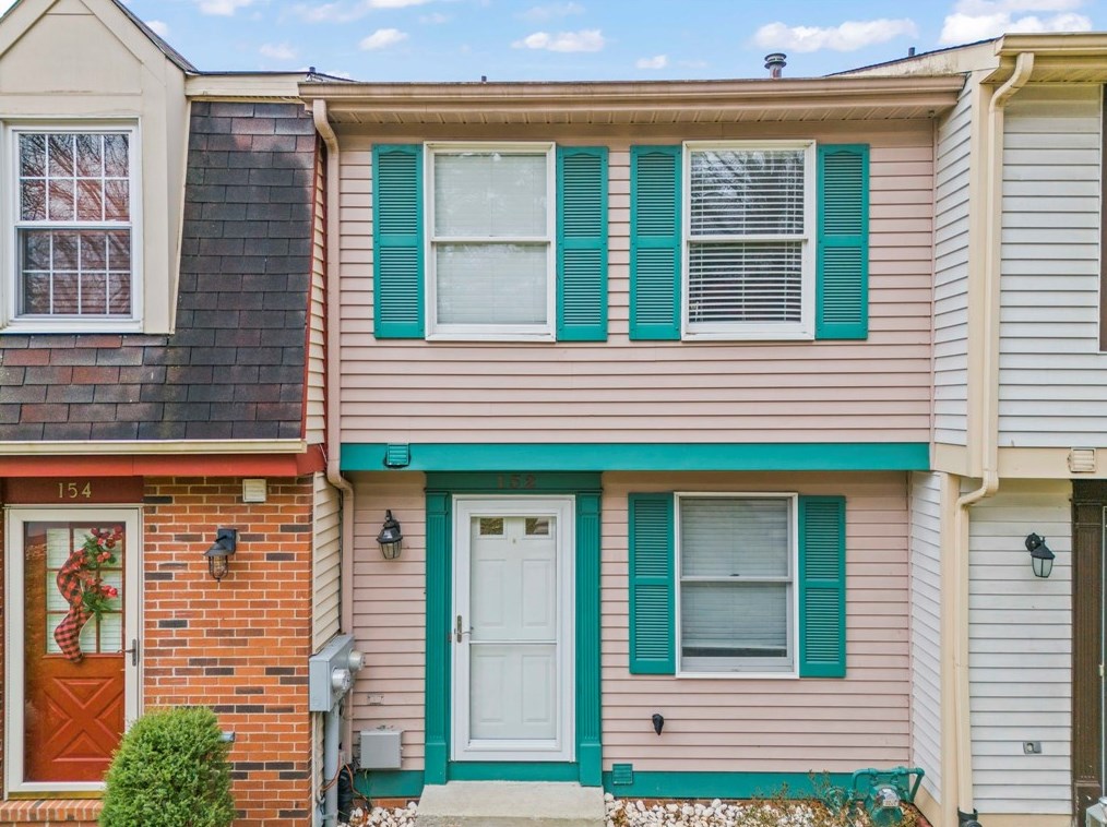 152 Olde Orchard Dr South, Bridgeville, PA 15017