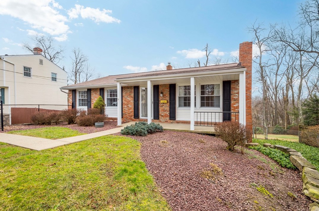 891 Hershire Dr, Bethel Park, PA 15102-2331