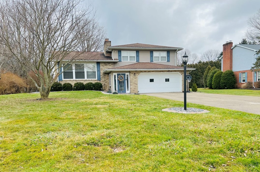 3218 Elm Dr, New Castle, PA 16105