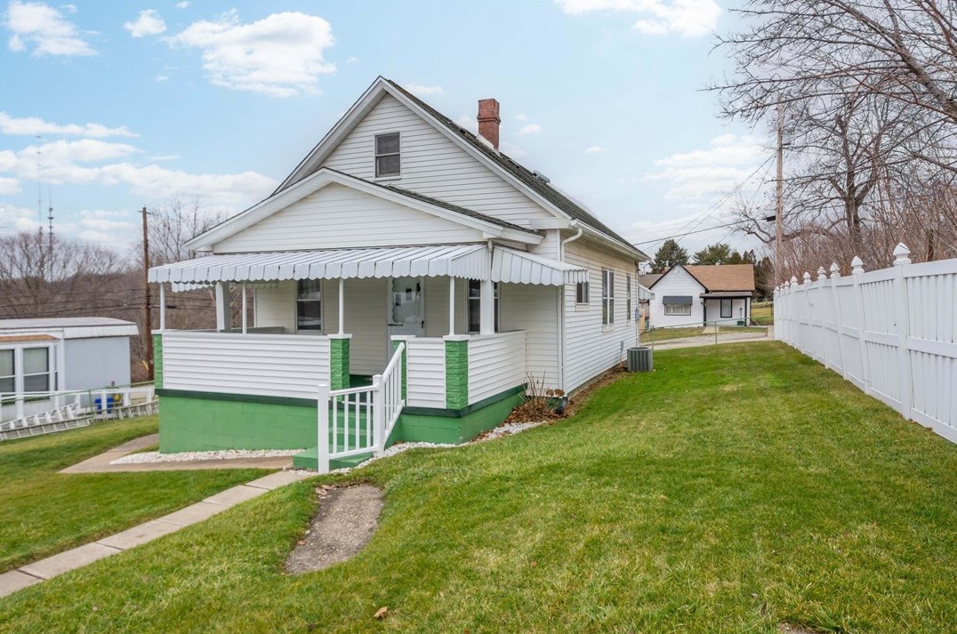 185 Barnett St, Washington, PA 15301-2209