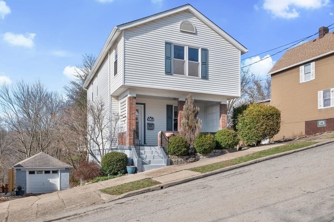 922 Creighton Ave, Monroeville, PA 15140-1235