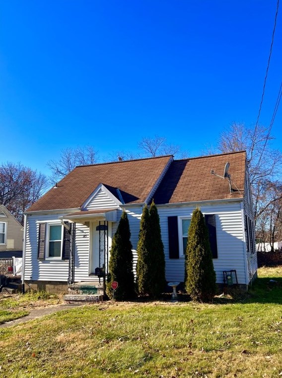225 Seneca Dr, New Kensington, PA 15068