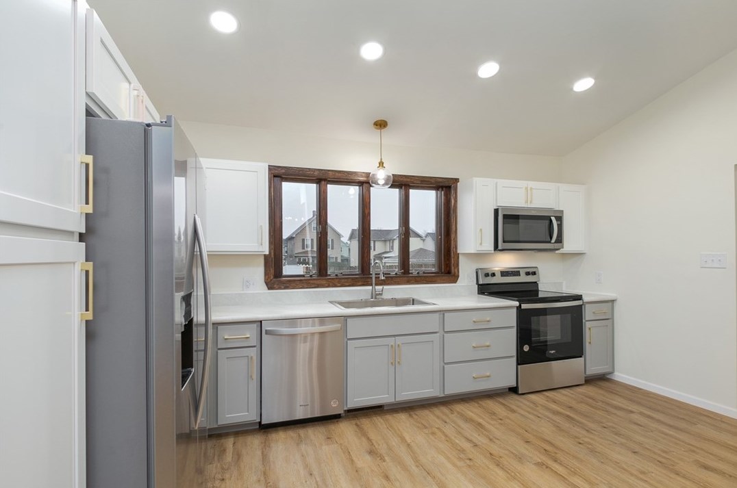 211 Lloyd Ave, Latrobe, PA 15650-1715