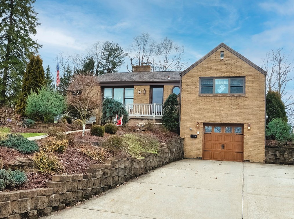 152 Meadowbrook Dr, Bethel Park, PA 15102-1743