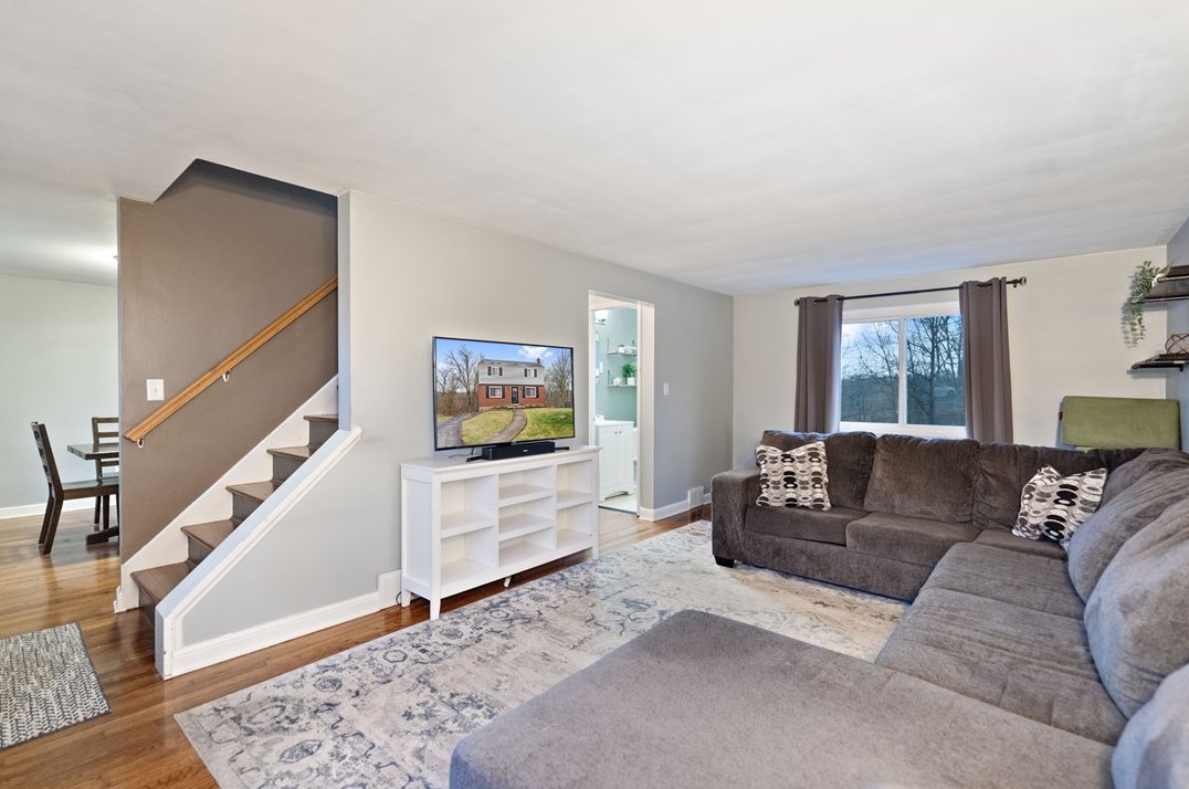 120 Philomena Cir, Cheswick, PA 15024