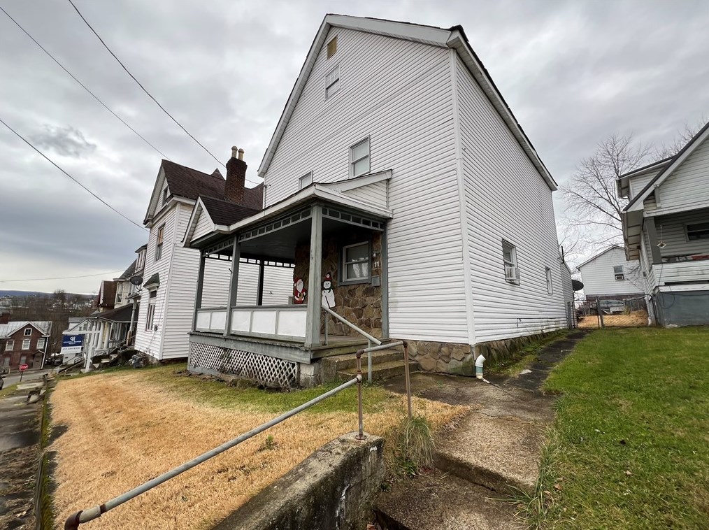 11 Nutt Ave, Oliphant Furnace, PA 15401