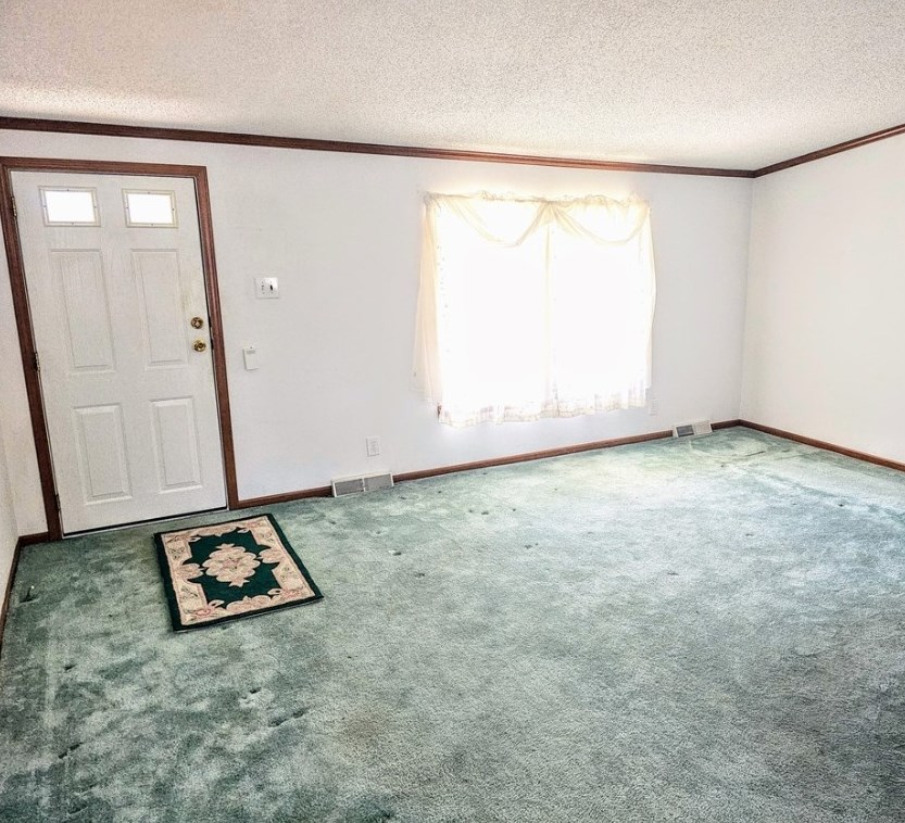 233 Rock Lake Dr, Zelienople PA  16063-8903 exterior