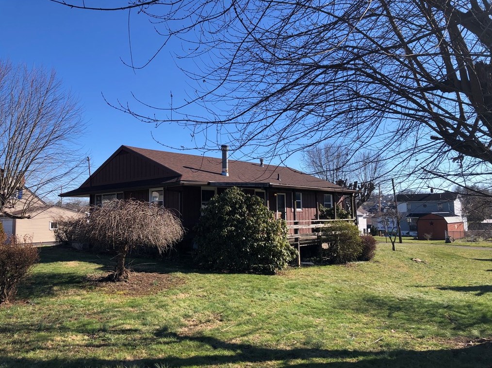 215 Cumberland Ave, Grays Landing, PA 15461