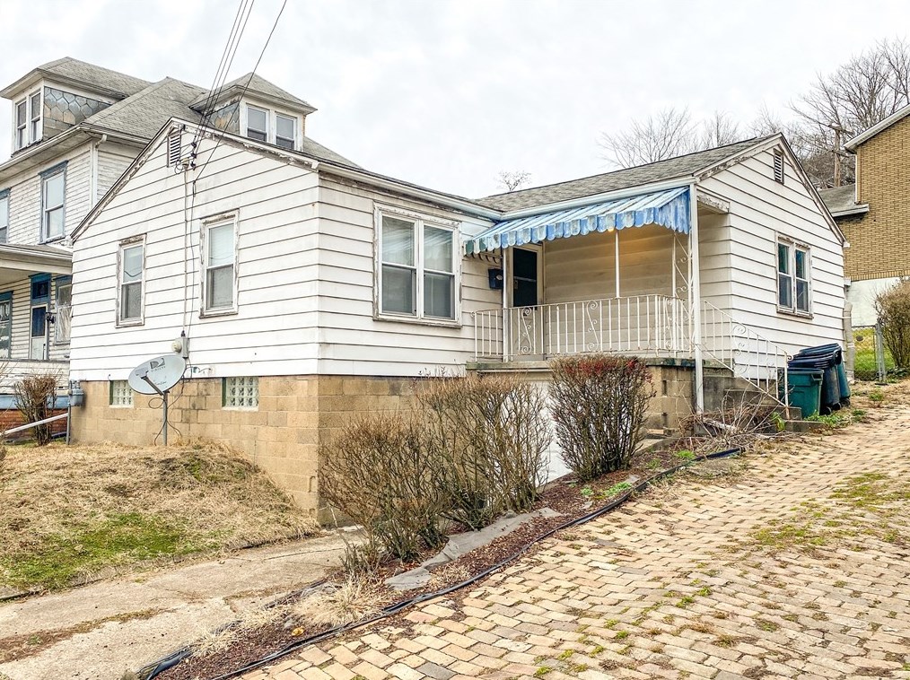 941 5th Ave, Freedom, PA 15042