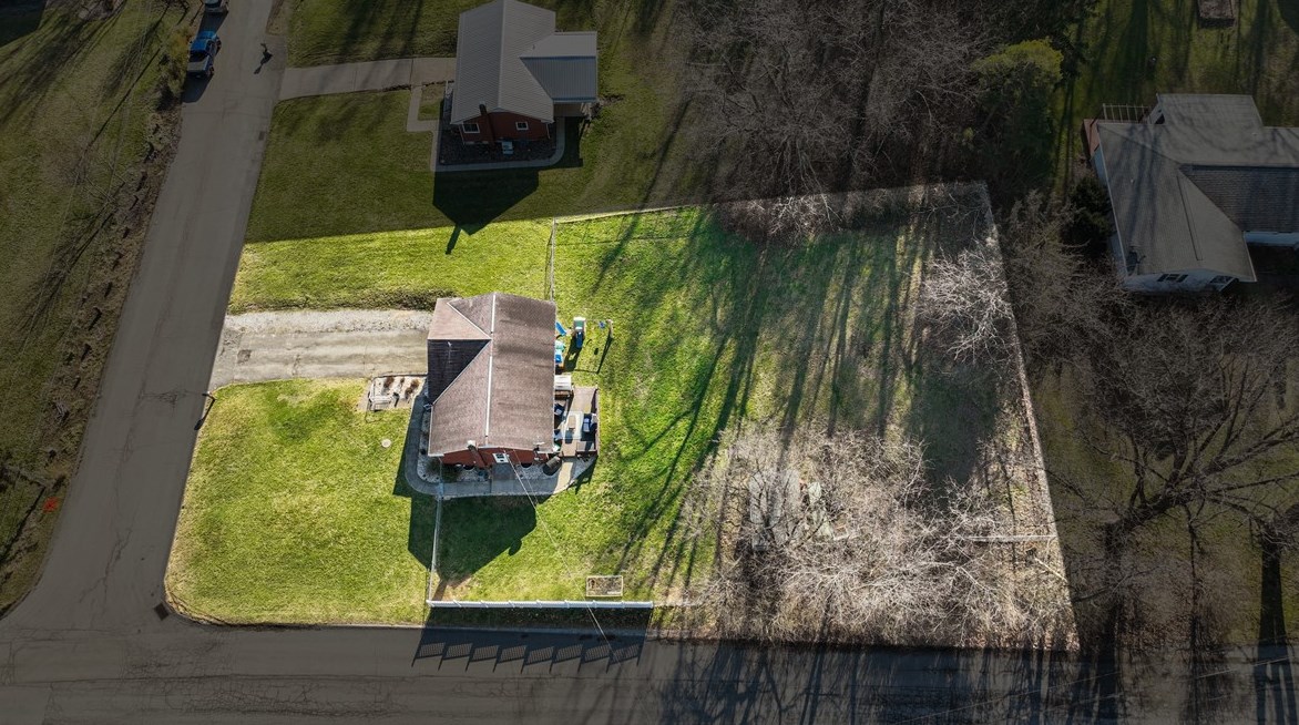 102 Deer Trail Rd, Greensburg, PA 15601
