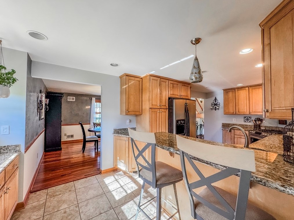 5024 Hull Dr, Bethel Park PA  15102-2326 exterior