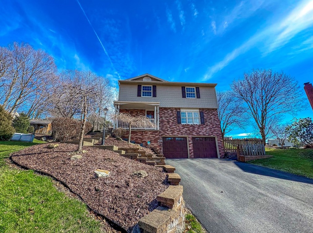 5024 Hull Dr, Bethel Park, PA 15102