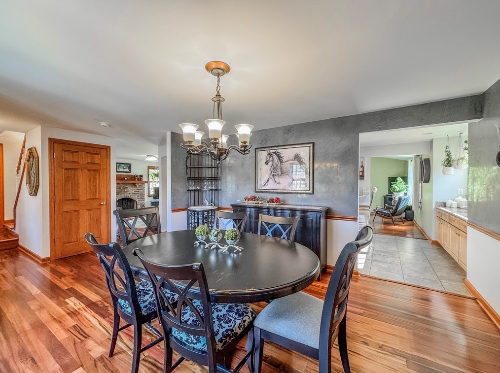 5024 Hull Dr, Bethel Park PA  15102-2326 exterior