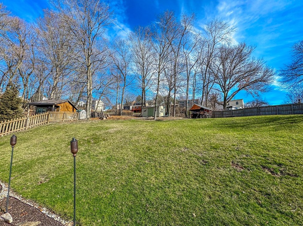 5024 Hull Dr, Bethel Park PA  15102-2326 exterior