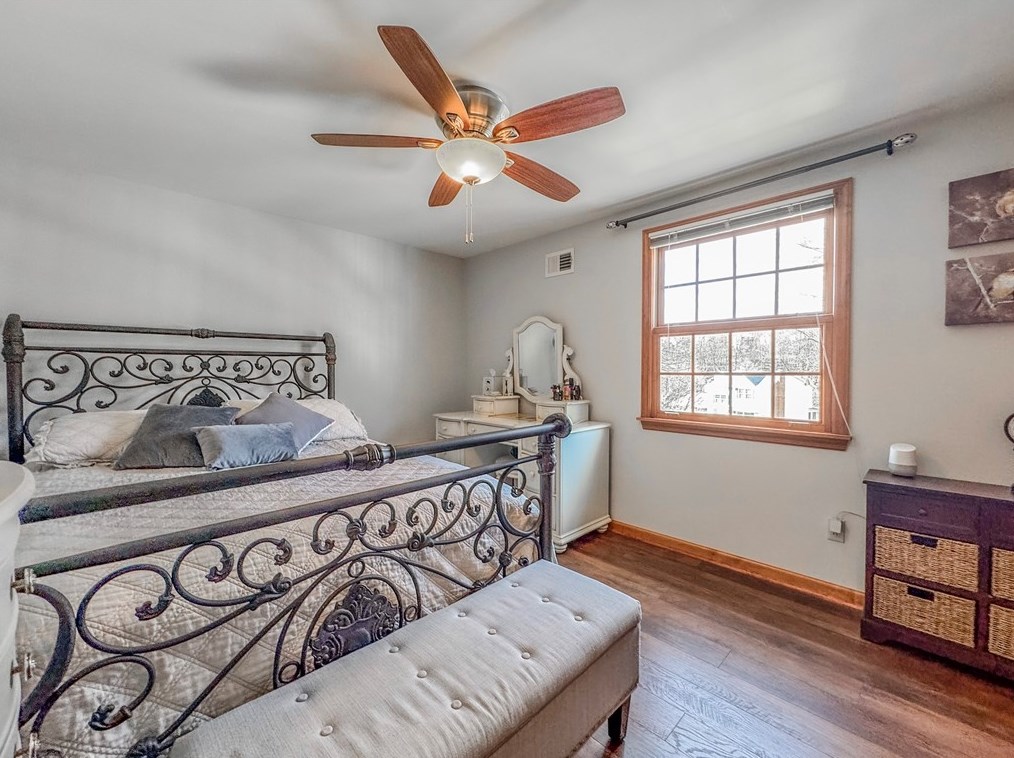 5024 Hull Dr, Bethel Park PA  15102-2326 exterior