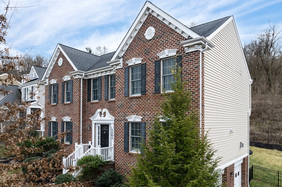1101 Woodlawn Dr, Canonsburg, PA 15317-5450