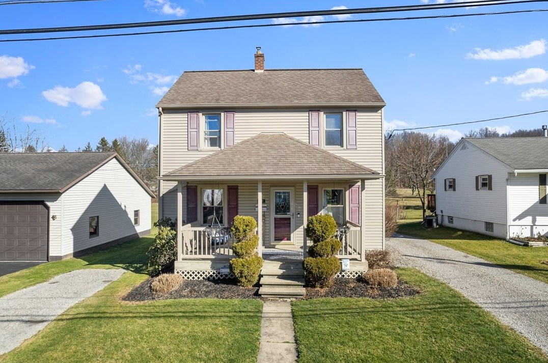 620 Princeton St, Grove City, PA 16127-1818