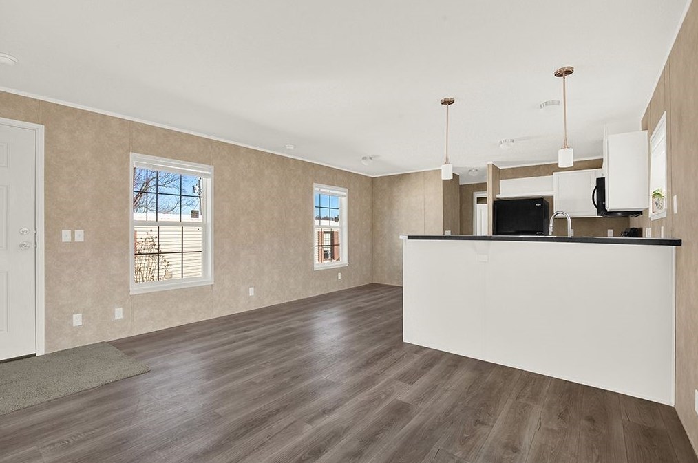 223 Colleen Ln, Jeannette, PA 15644