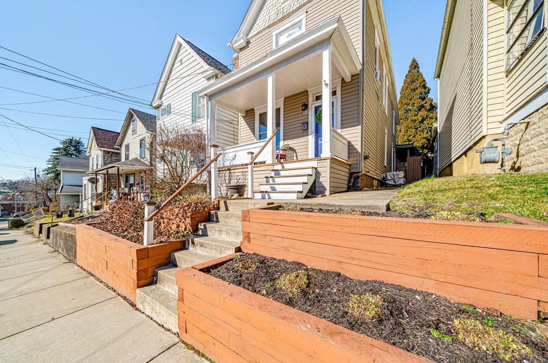115 Woodland Ave, Washington, PA 15301-2028