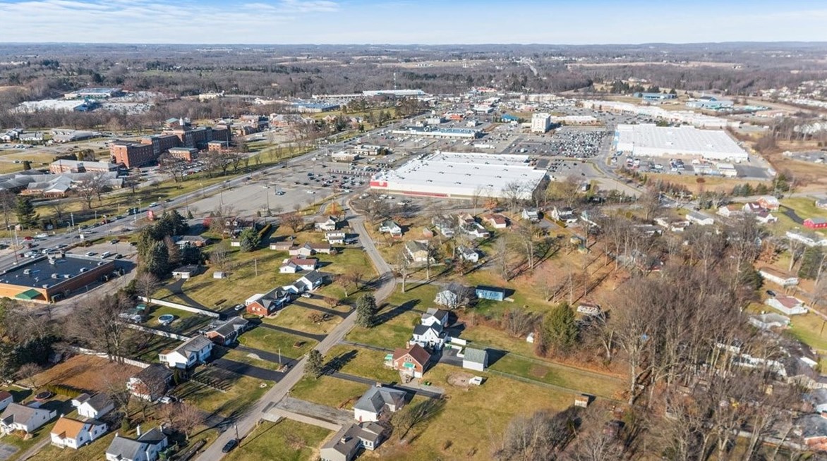 206 Rural Dr, Butler PA  16001-2523 exterior
