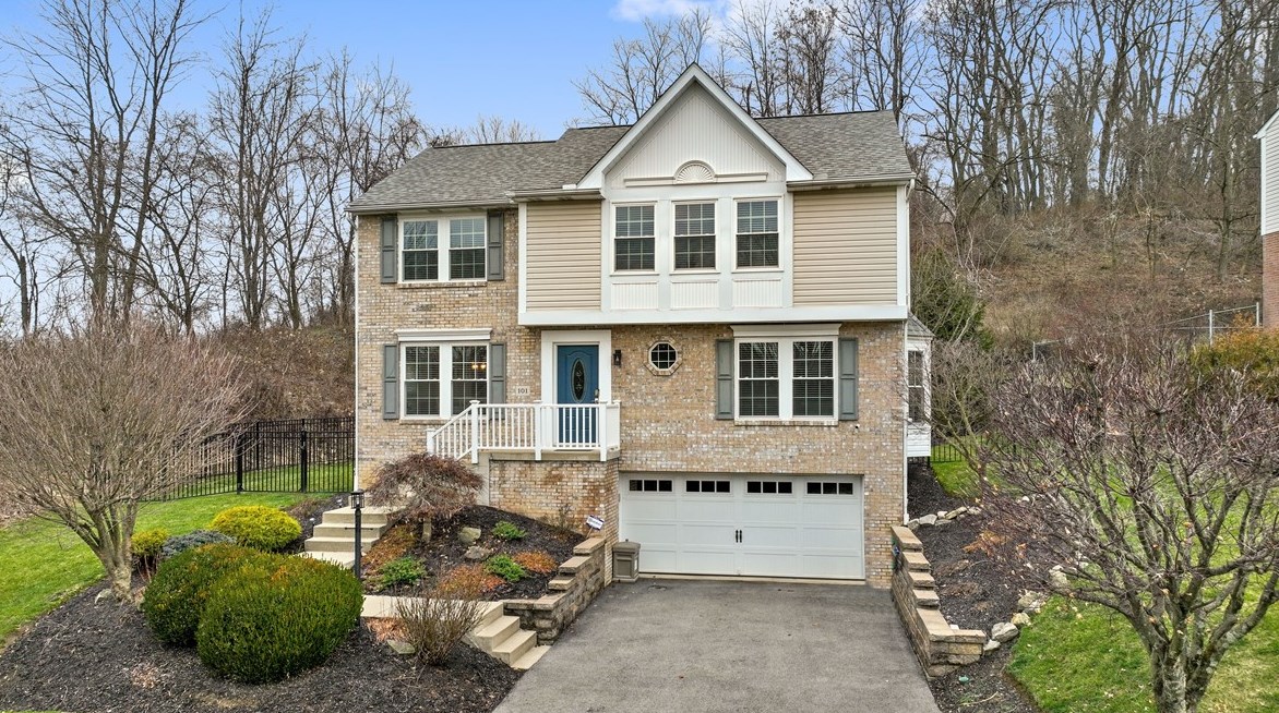 101 Pine Creek Dr, Venetia, PA 15367