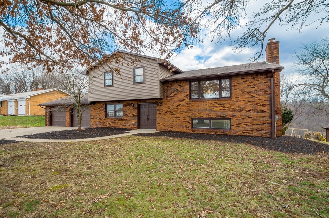 3086 Investors Rd, Washington, PA 15301-9230