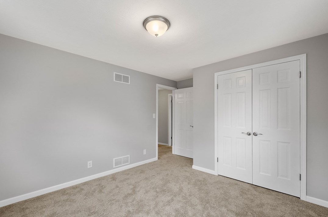 3086 Investors Rd, Washington PA  15301-9230 exterior