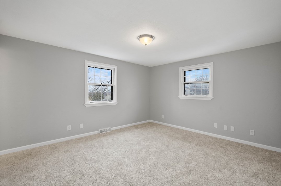 3086 Investors Rd, Washington PA  15301-9230 exterior