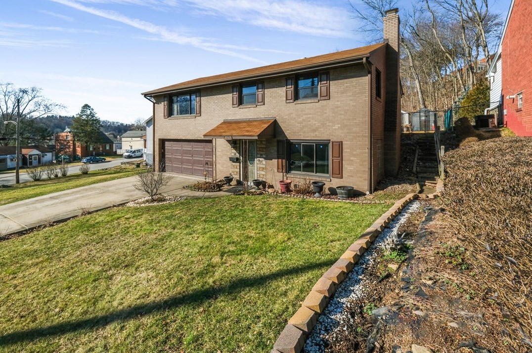 3201 Eisenhower Dr, McKeesport, PA 15131