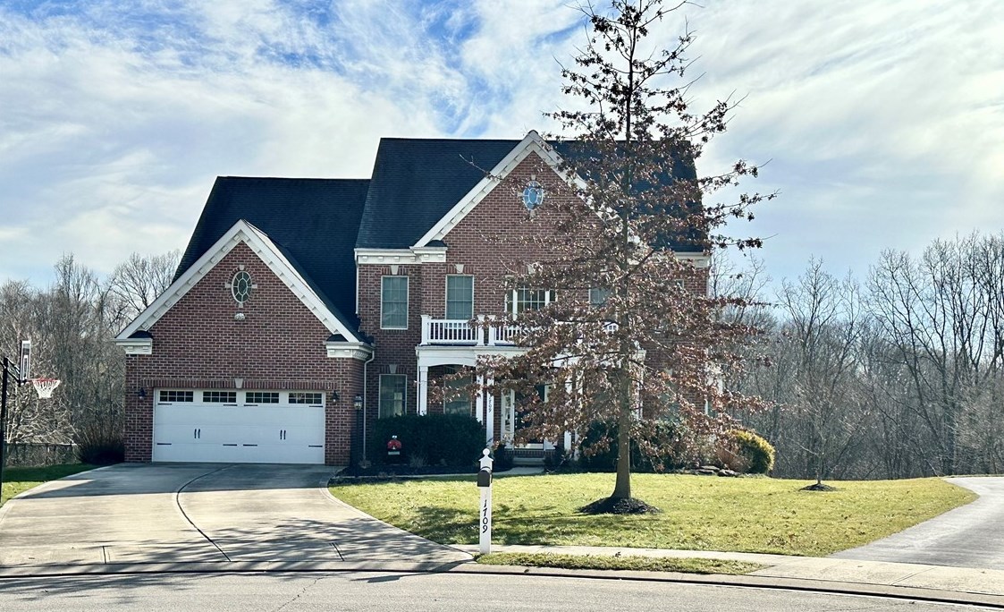 1709 S Hawthorn Ct, Pittsburgh, PA 15237