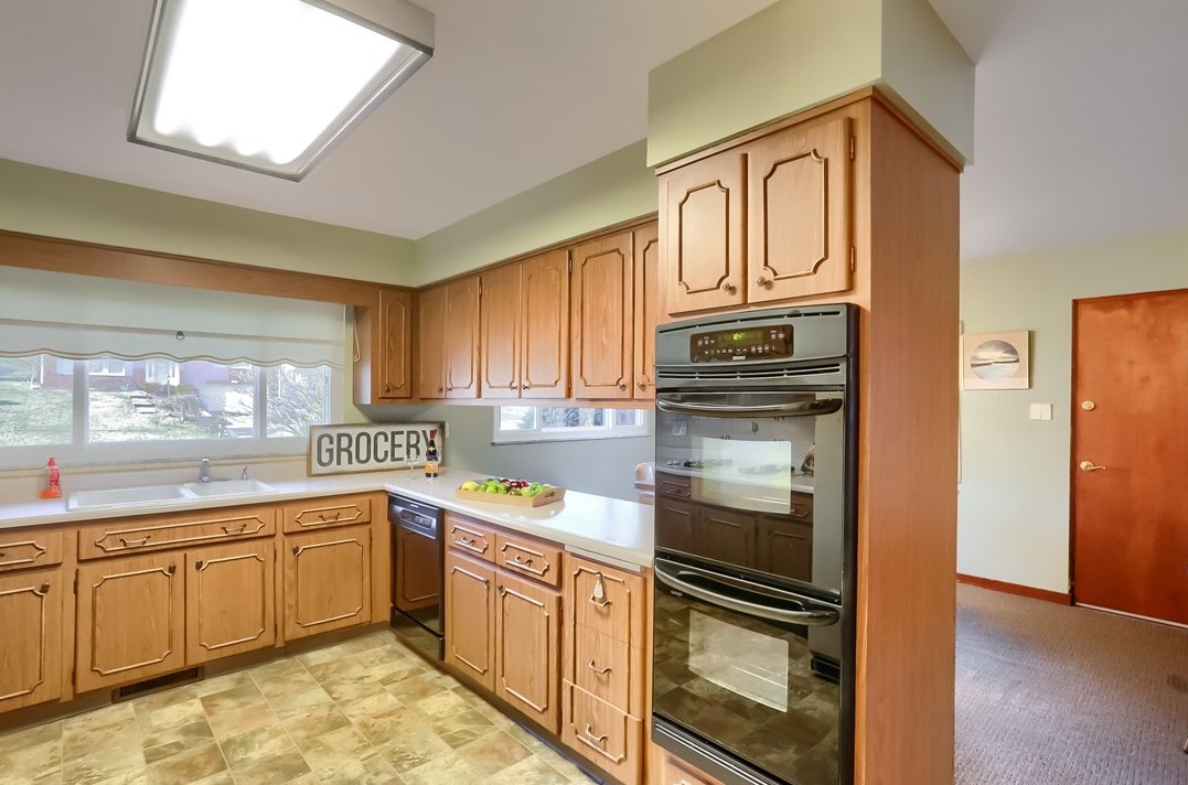 110 Hemlock Ln, Monroeville PA  15146-2313 exterior