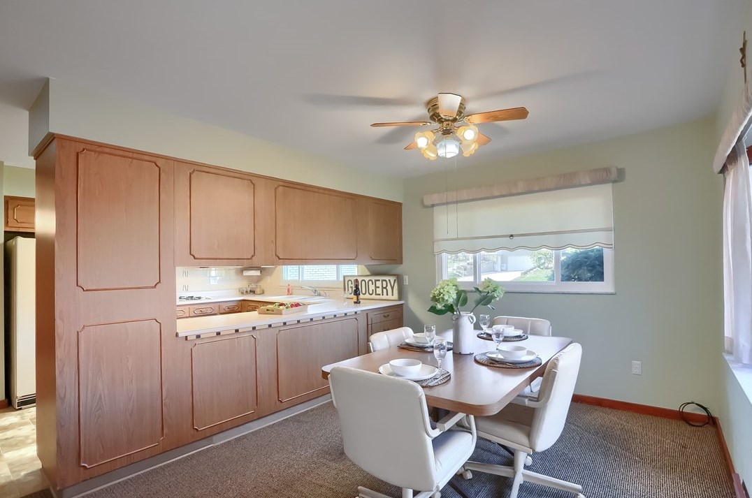 110 Hemlock Ln, Monroeville PA  15146-2313 exterior
