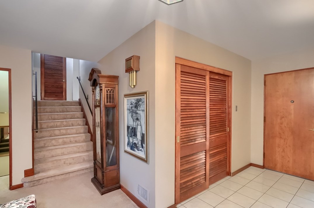 110 Hemlock Ln, Monroeville PA  15146-2313 exterior